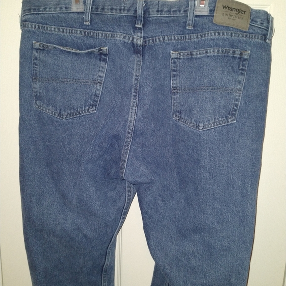 Wrangler Authentic Blue Denim Jeans Men's sz 44x32. - Picture 5 of 7